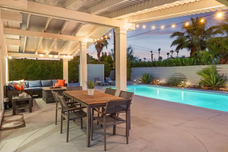 Mountain-View Retreat Pet-Friendly Home with Private Pool - image 13