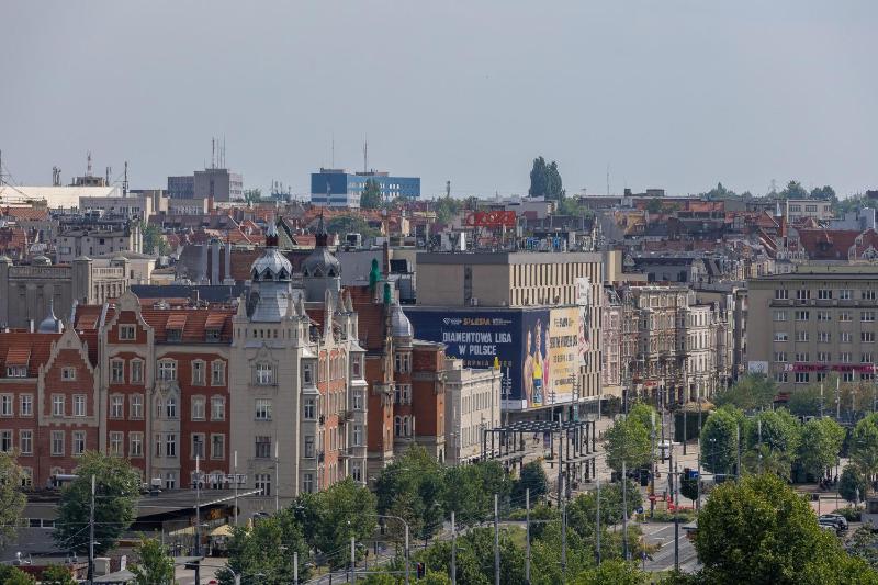 Spacious Studio with Balcony in Katowice by Noclegi Renters - image 11