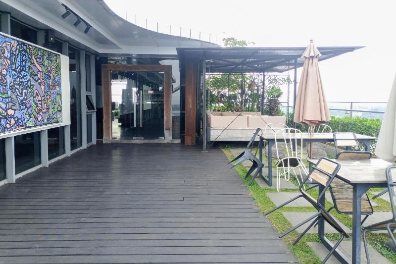 Elegant and Comfortable 1BR at Uttara The Icon Apartment By Travelio - image 9