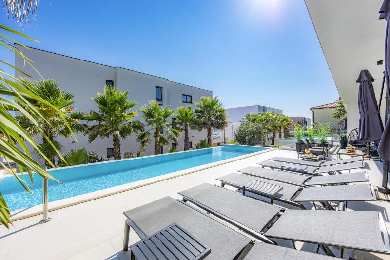 Luxury TABOO Villa & Spa in Medulin for 8 people with heated pool & wellness area - image 40
