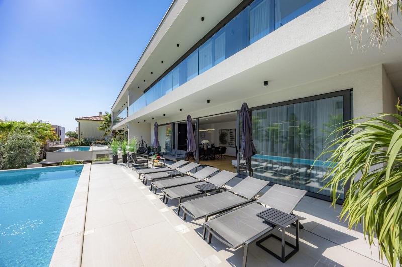 Luxury TABOO Villa & Spa in Medulin for 8 people with heated pool & wellness area - image 49