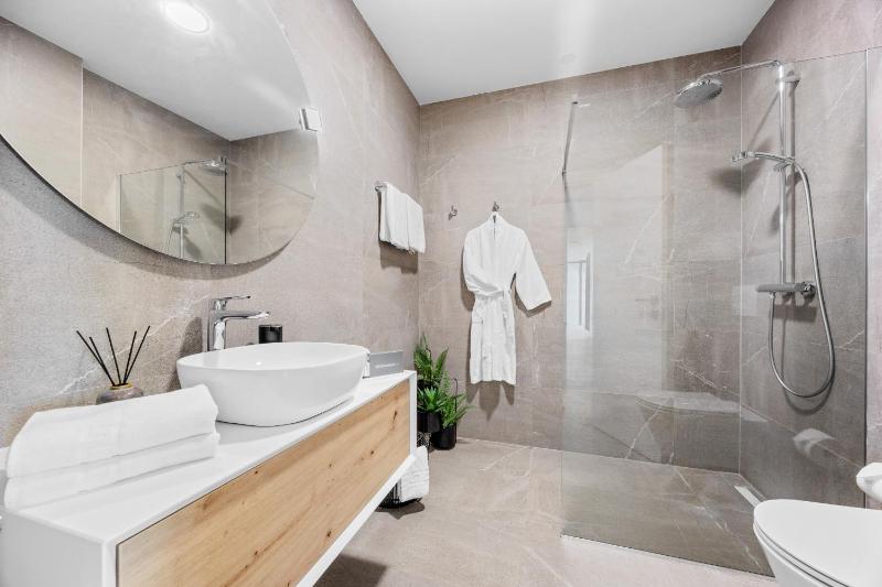 Luxury TABOO Villa & Spa in Medulin for 8 people with heated pool & wellness area - image 35
