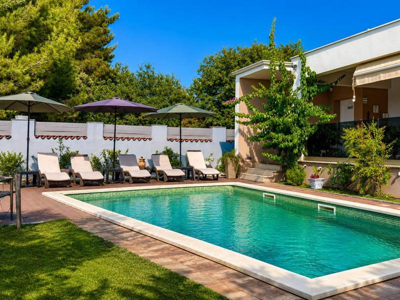 Holiday House Pool Retreat - image 22