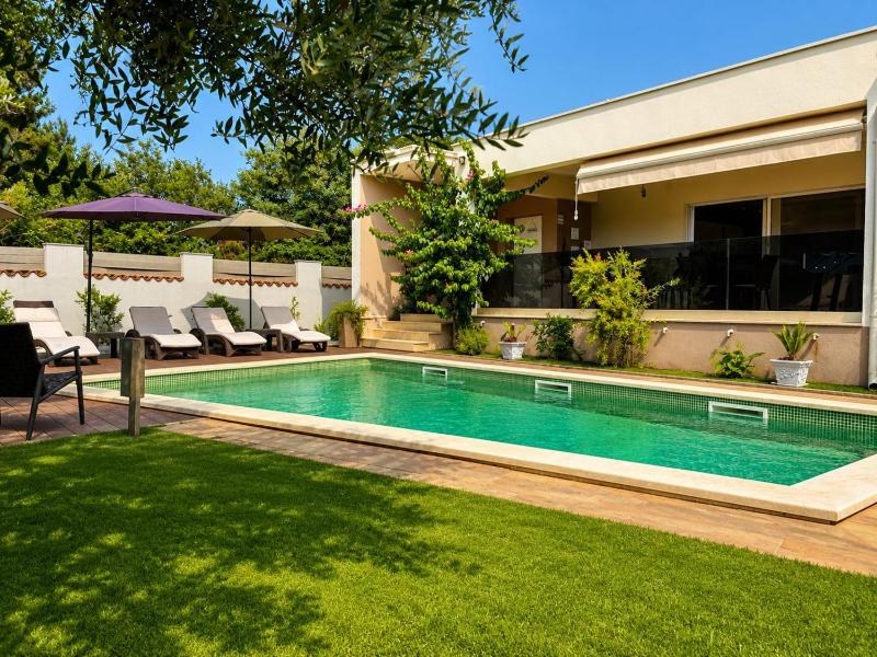 Holiday House Pool Retreat - image 18