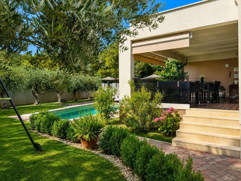 Holiday House Pool Retreat - image 8