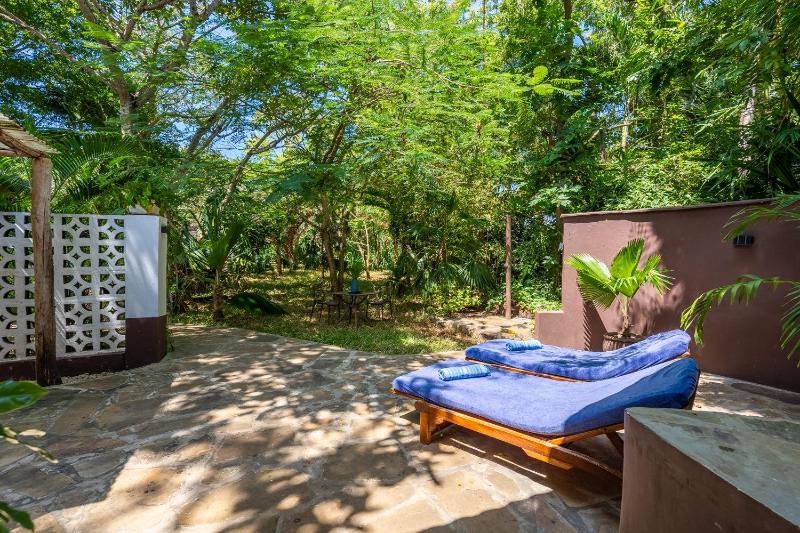 Tequila Sunrise Forest Cabana - on Diani Beach - image 2