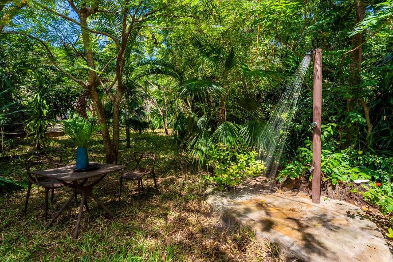 Tequila Sunrise Forest Cabana - on Diani Beach - image 6