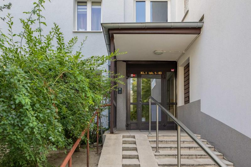 Practical Family Apartment with 2 Bedrooms a Few Minutes From the Airport by Noclegi Renters - image 10