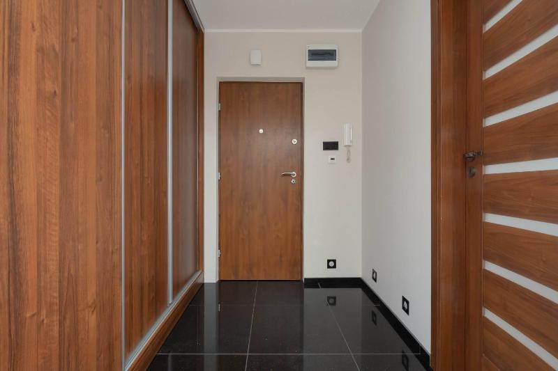 Practical Family Apartment with 2 Bedrooms a Few Minutes From the Airport by Noclegi Renters - image 16