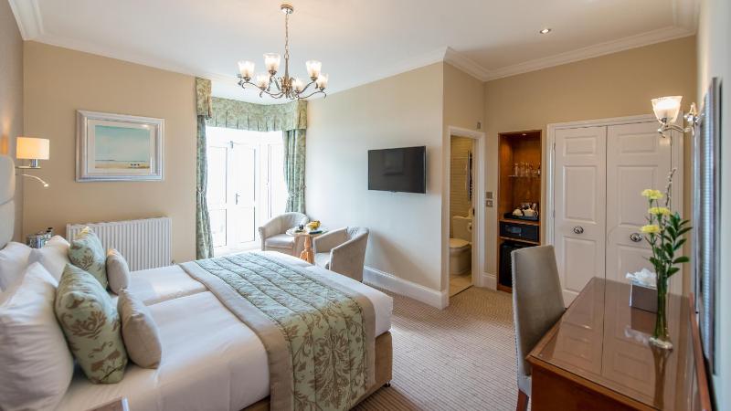 Deluxe Double or Twin Room with Sea View image 1