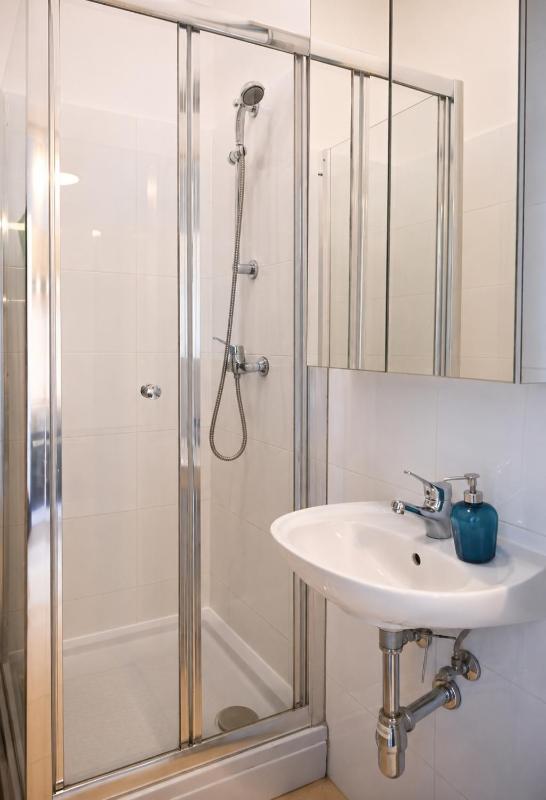 Apartment for 4 near Augarten Donaukanal & U4 & U2 Metro - image 9