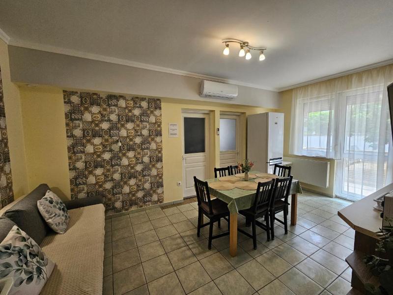 Zoli Apartmanok-Timi Kölcsey 34-36 - image 8