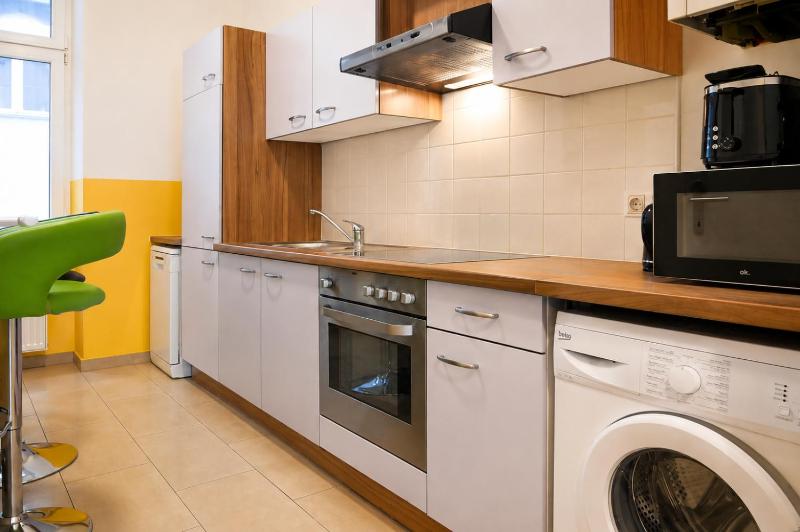 2 Bedroom Apartment for 6 near Augarten Donaukanal & U2 Taborstraße - image 10