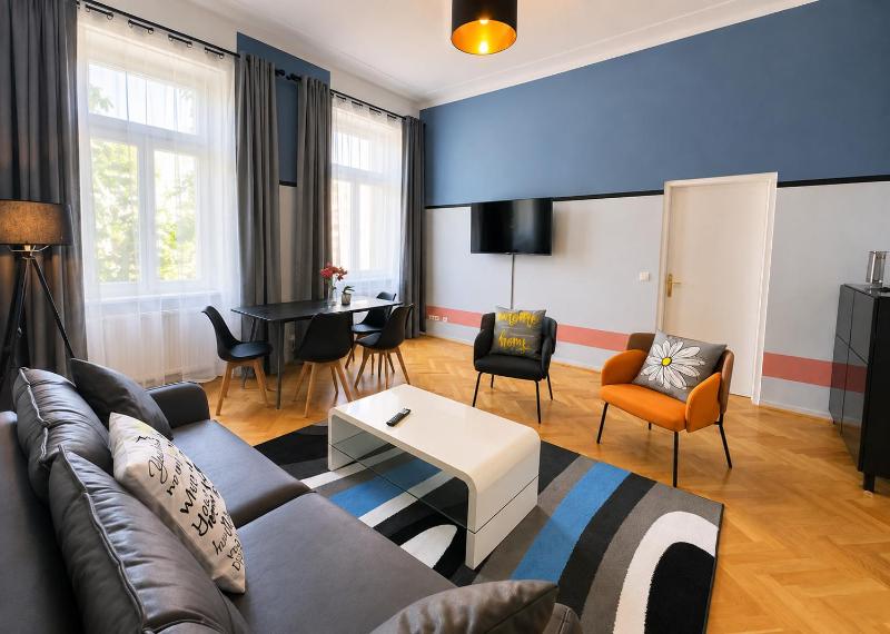 2 Bedroom Apartment for 6 near Donaukanal & U4 U2 Metro - image 1