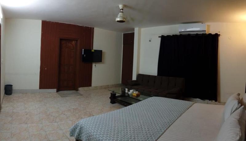 1 Bedroom Bungalow in Clifton Near Sea View - image 3
