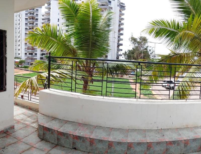 1 Bedroom Bungalow in Clifton Near Sea View - image 5