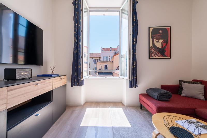 Cosy 2-Br Apartment - Cannes City Centre - image 5