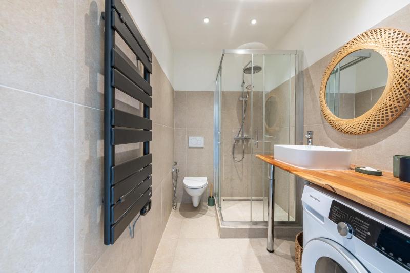 Cosy 2-Br Apartment - Cannes City Centre - image 9