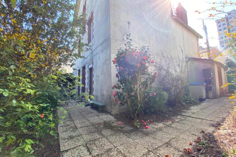 Quiet studio in Nantes ideal for two - image 4