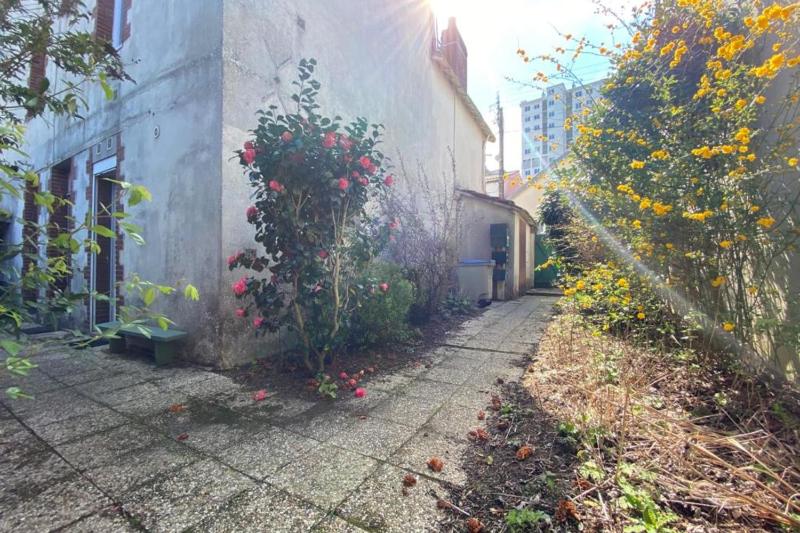 Quiet studio in Nantes ideal for two - image 3
