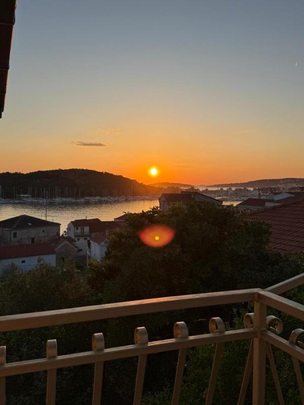 Apartments with panoramic views and a balcony perfect for enjoying the sunset - image 24
