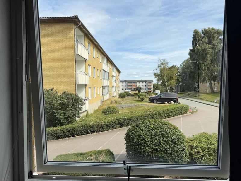 2BR Worker & family Apartment Near Volvo Tv In Each Room - image 6