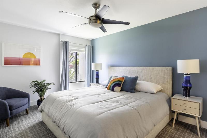 Serene Oasis Condo in Palm Springs - image 24
