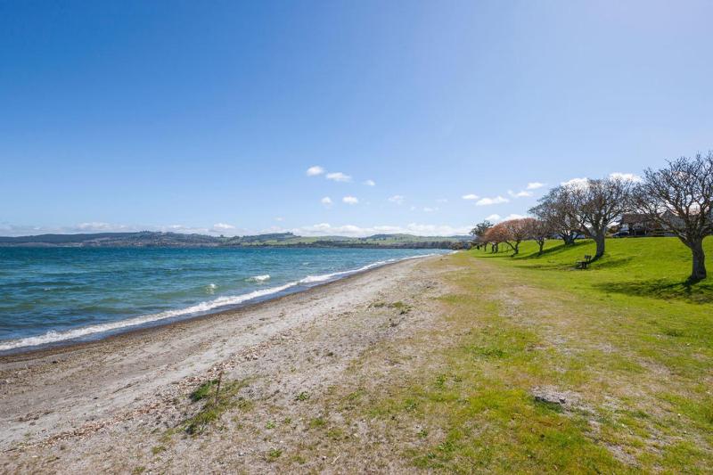 Fenworth - Taupo Holiday Home - image 11