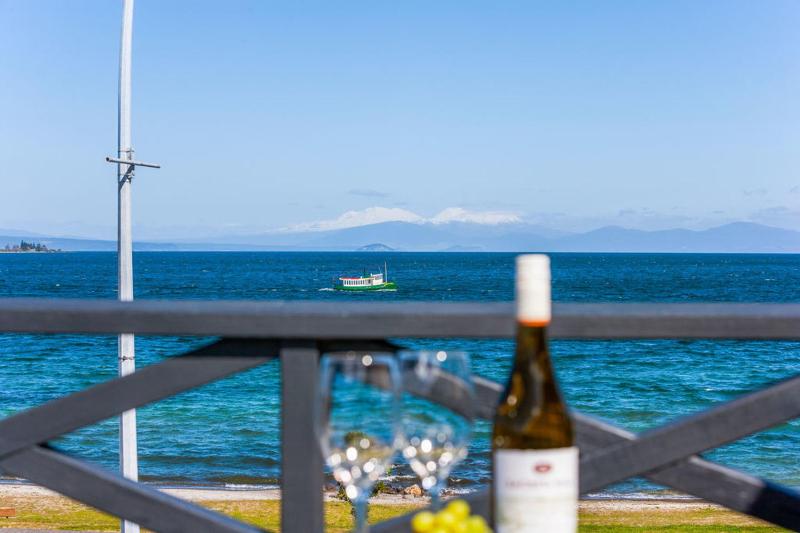 Fenworth - Taupo Holiday Home - image 10