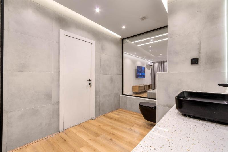 WATERFRONT 3-Bedroom Apartments by JIGI HOMES - image 16