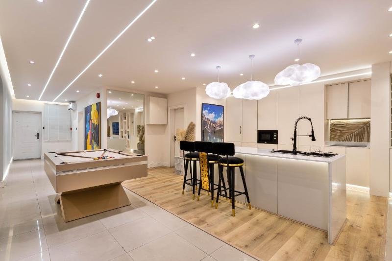 WATERFRONT 3-Bedroom Apartments by JIGI HOMES - image 6