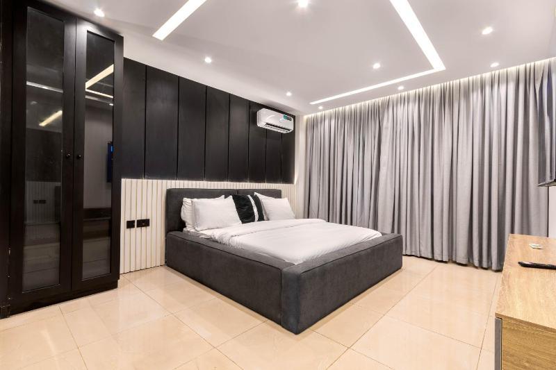 WATERFRONT 3-Bedroom Apartments by JIGI HOMES - image 7