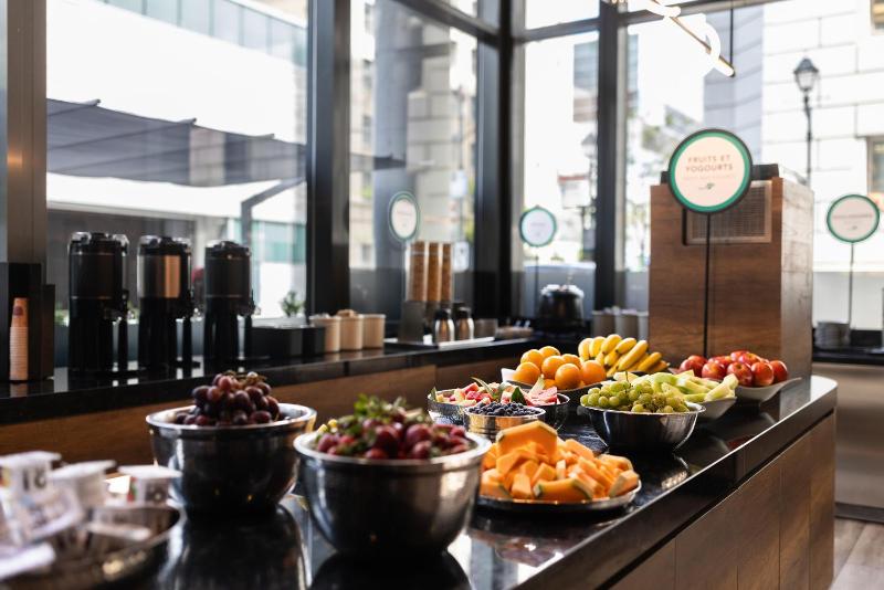 Embassy Suites by Hilton Montreal - image 15