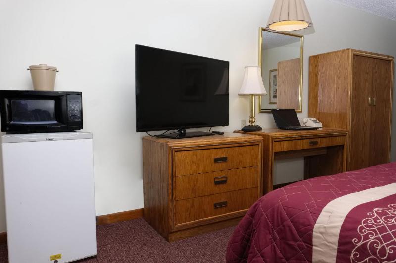 Deluxe King Room image 3
