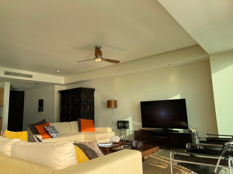 Beachfront Peninsula Puerto Vallarta-2nd floor - image 4
