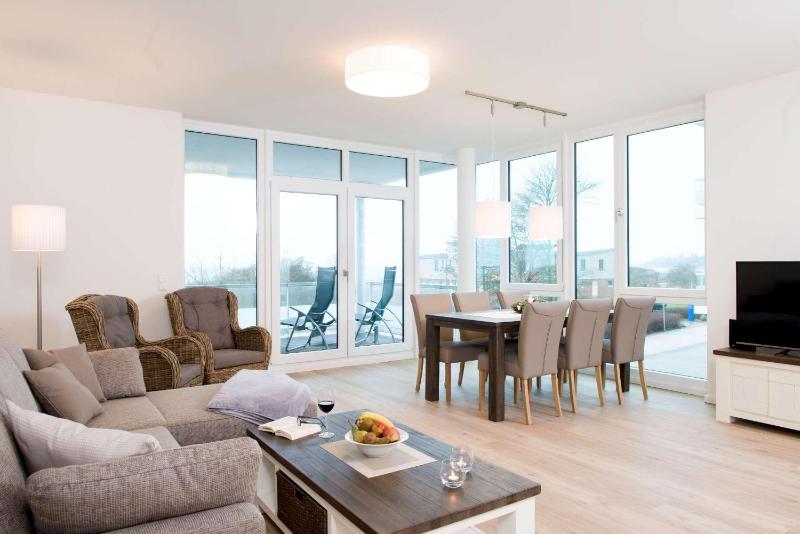Apartment with Sea View image 3