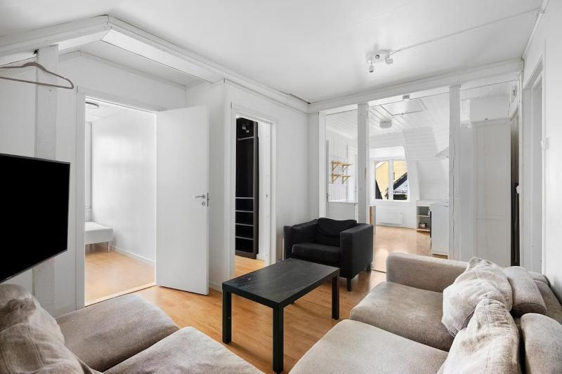 Cozy and very central apartment with 4 bedrooms - image 1