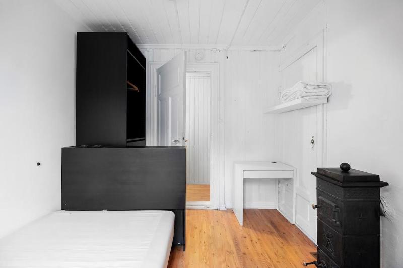 Cozy and very central apartment with 4 bedrooms - image 11