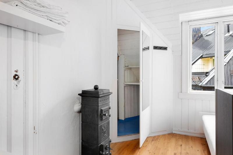 Cozy and very central apartment with 4 bedrooms - image 15