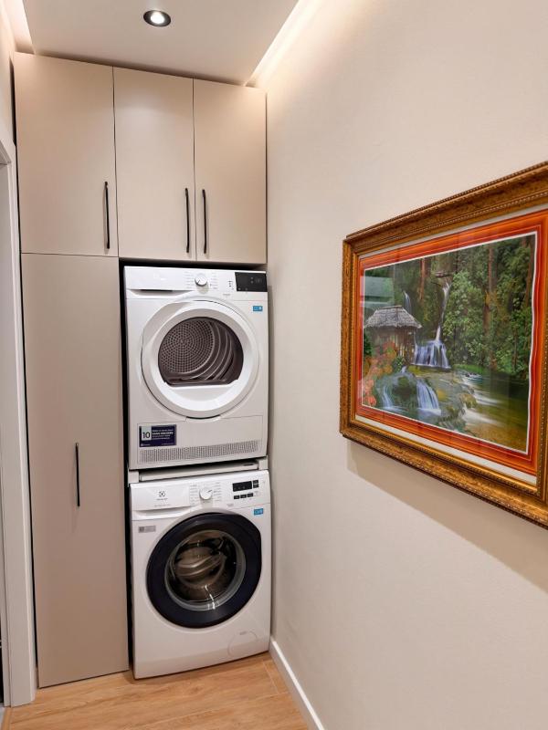 Dream Central Apartment - image 11