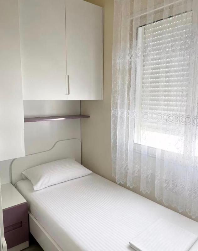 Riva apartament - image 8