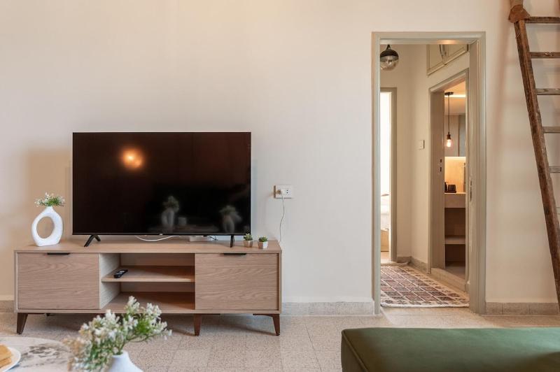 Mar Mikhael contemporary apartment in central location - image 7