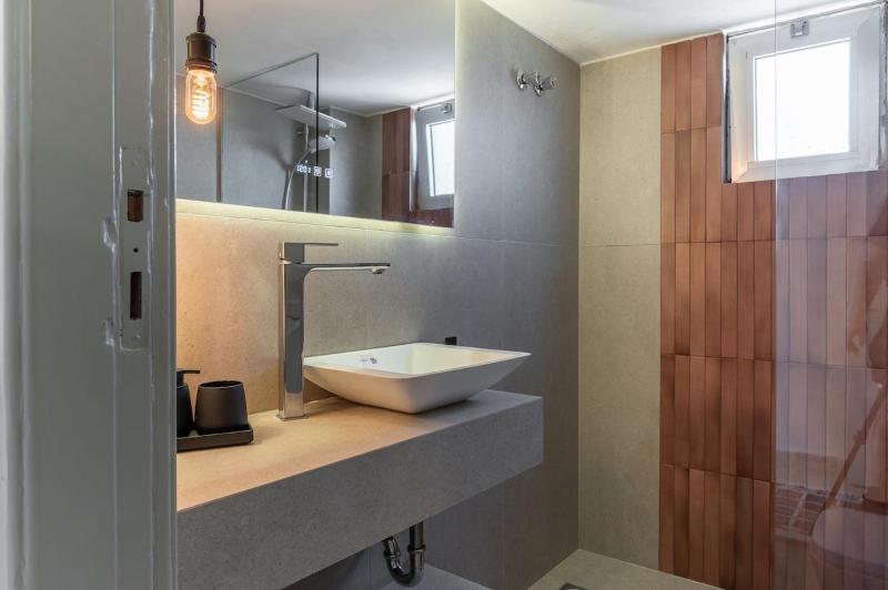 Mar Mikhael contemporary apartment in central location - image 15