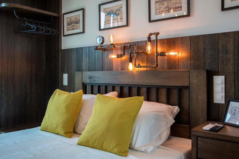 Captain Stam Suites Athens - CityStudio - image 3