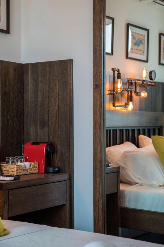 Captain Stam Suites Athens - CityStudio - image 9