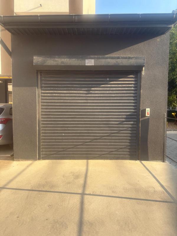 Premium Jacuzzi Apartment-Free parking garage - image 13