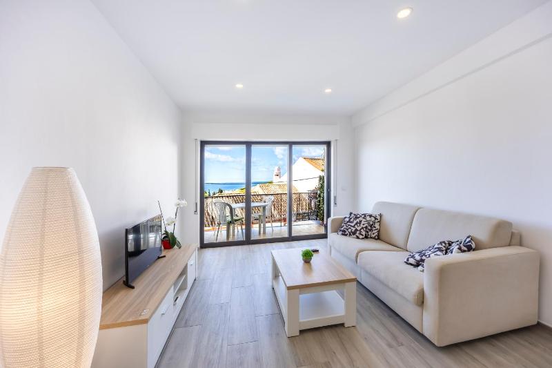 Casa Azure - Sea View Apartment - image 6