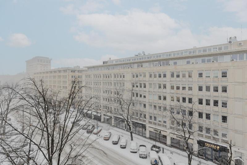 Sunny Apartment in the Center with Balcony & Air Conditioning by Noclegi Renters - image 12