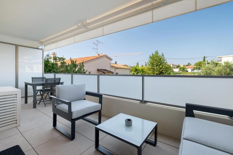 T2 Neuf proche mer et ville - image 7