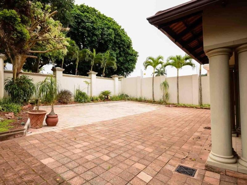 Driftwood on 10 La Lucia - image 7